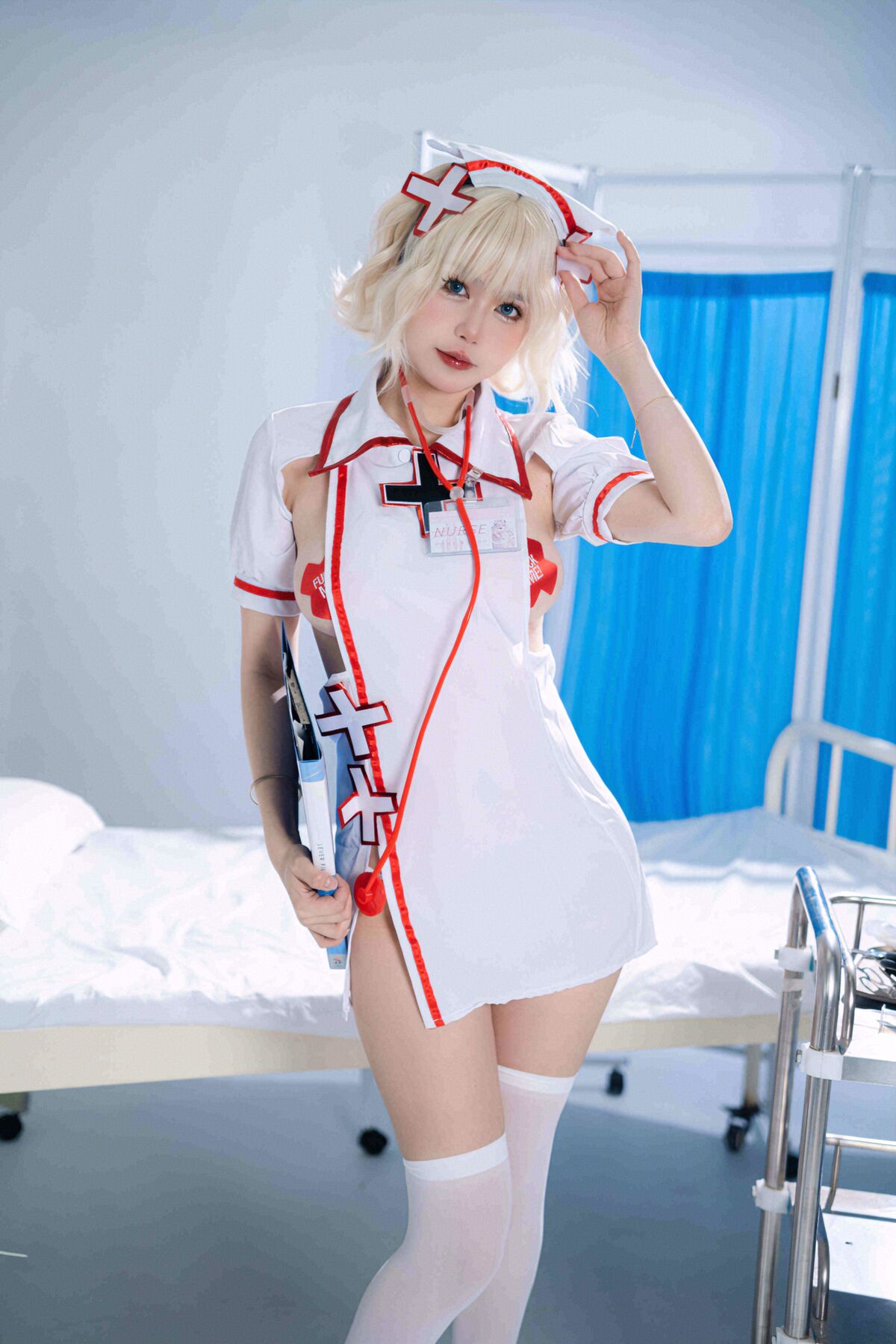 【单套】Tina很妖孽呀：白色护士妹妹（49张）  第4张