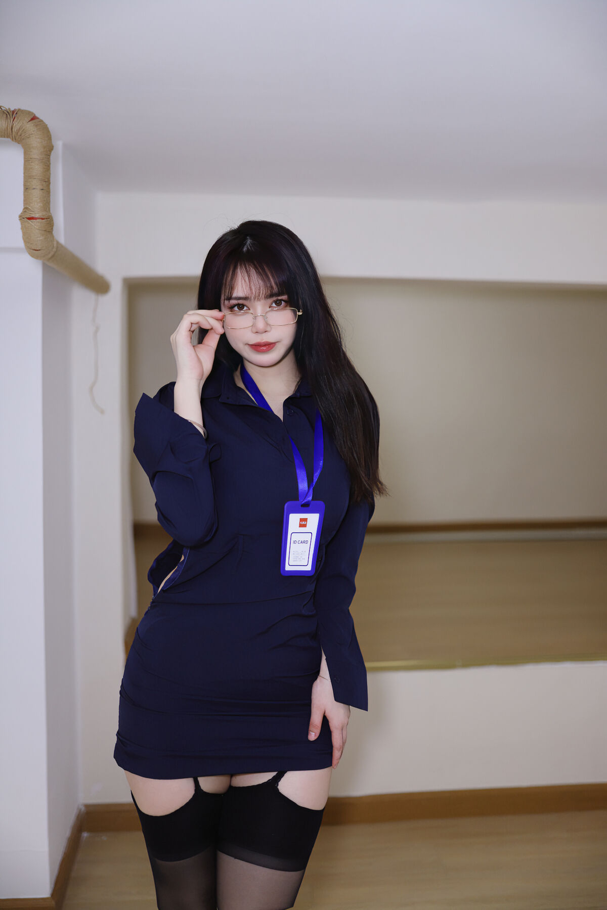 【单套】Tina很妖孽呀：职业装秘书（47张）  第2张