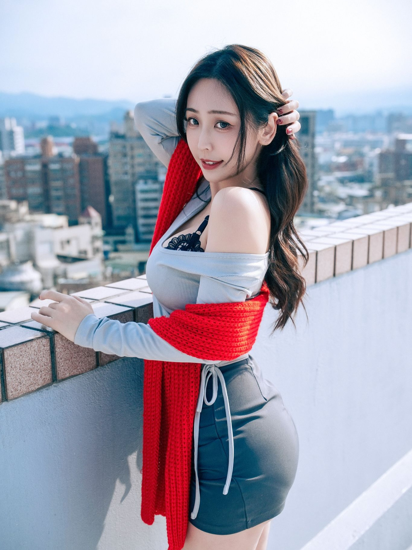 凶猛女教师希希爆乳诱惑！