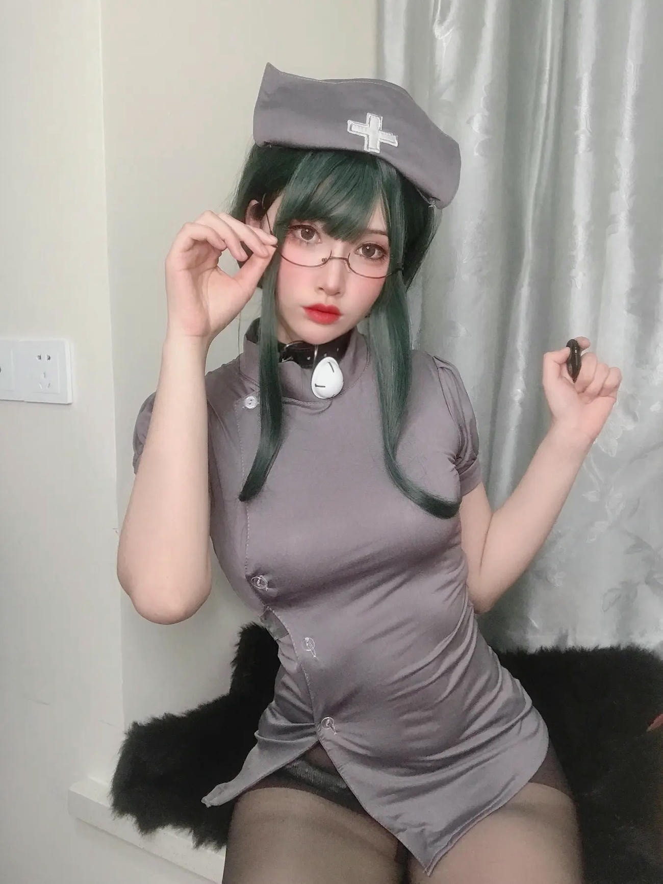 【单套】你十七鴿：灰色護士（128张）  第4张