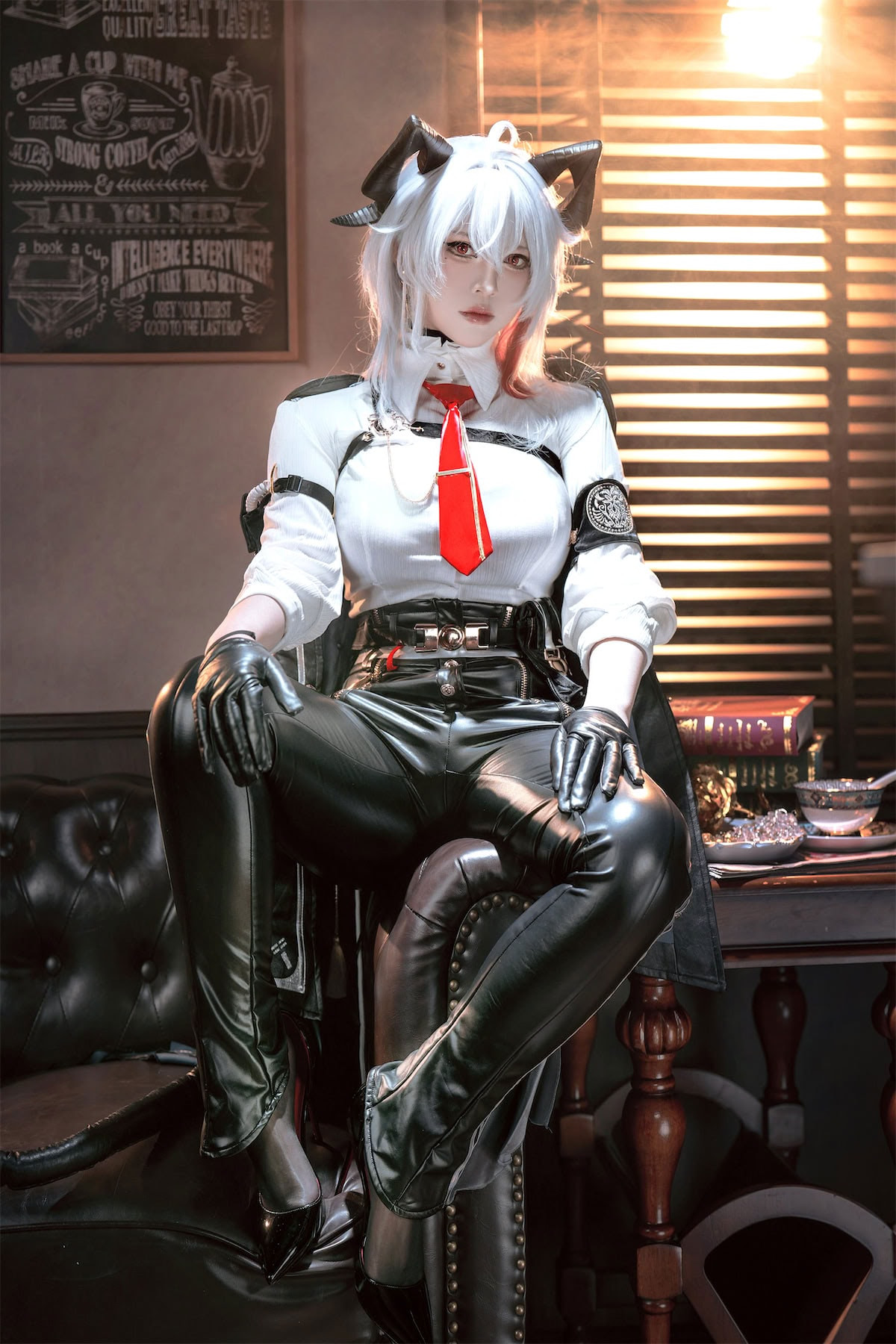 【单套】半半子：鳴潮_讚妮（37张）  第2张