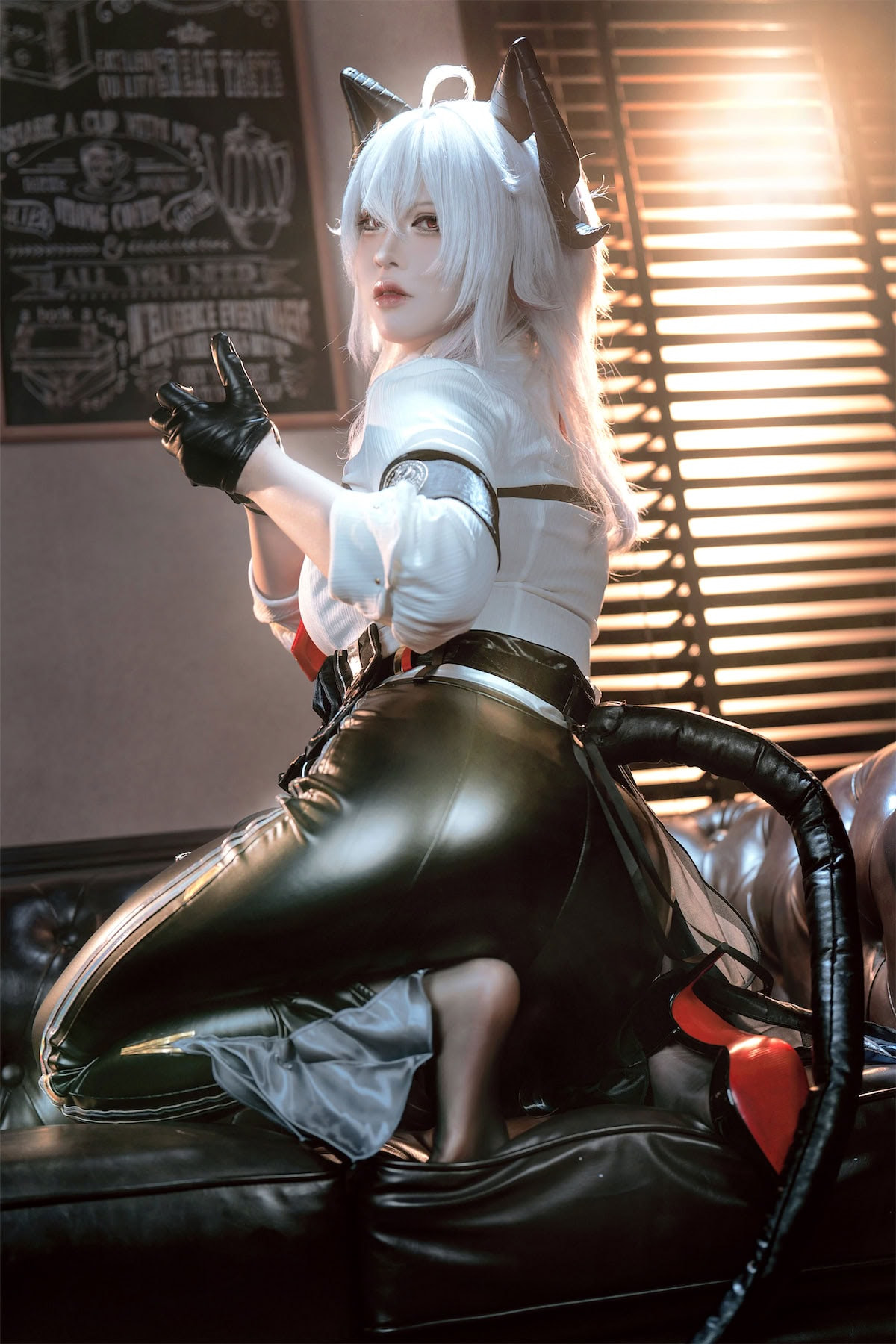 【单套】半半子：鳴潮_讚妮（37张）