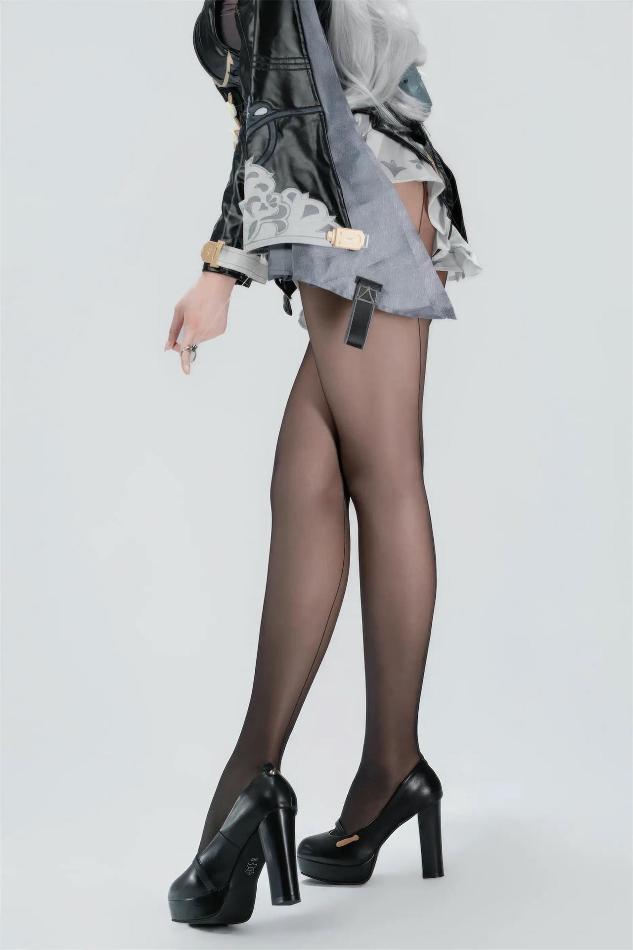 【单套】軒蕭學姐_絕區零_儀玄·墨形影蹤（84张）  第2张